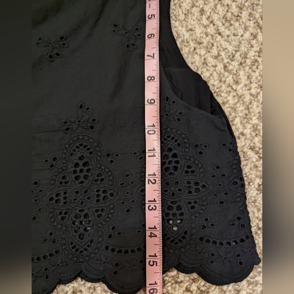 Tobi Crop Top Scalloped Edges and Cut Outs - Picture 11 of 11